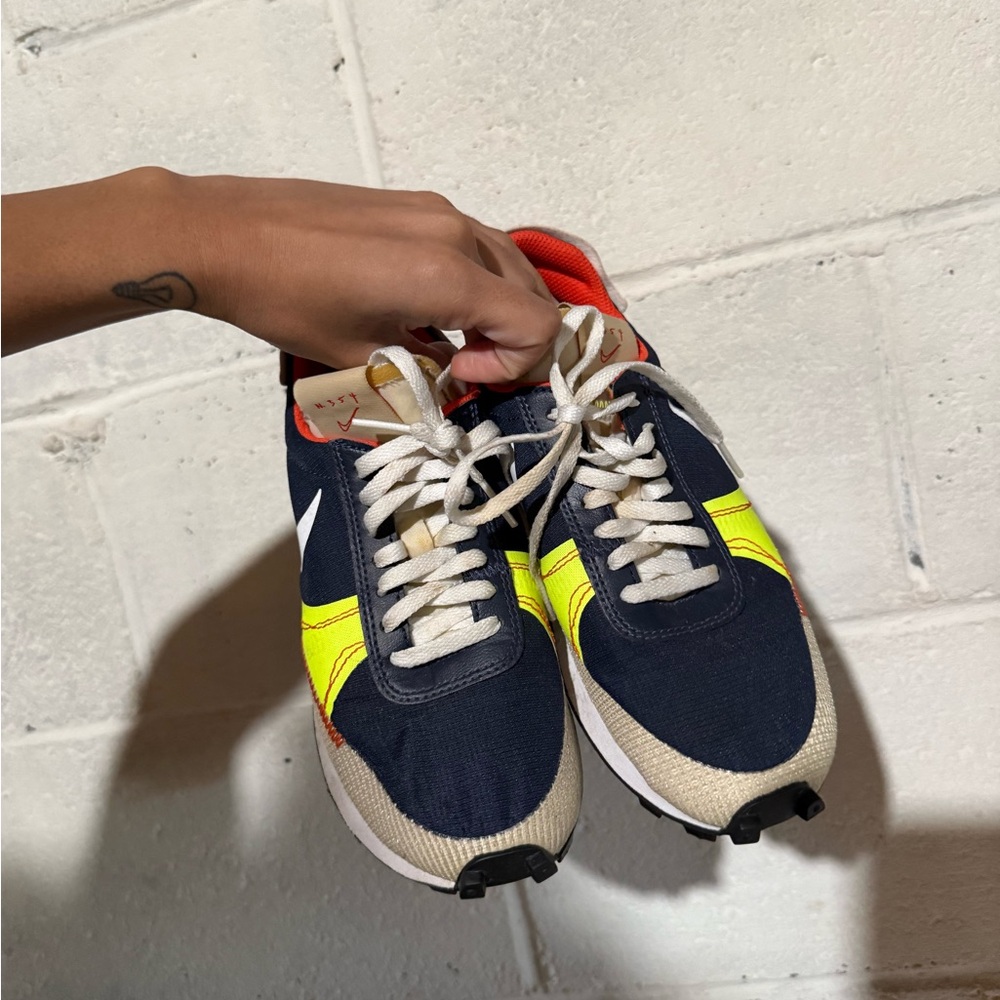 Colorful Nike - Picture 3 of 7